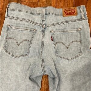 Levi’s 28 X 32 Light Blue Jeans